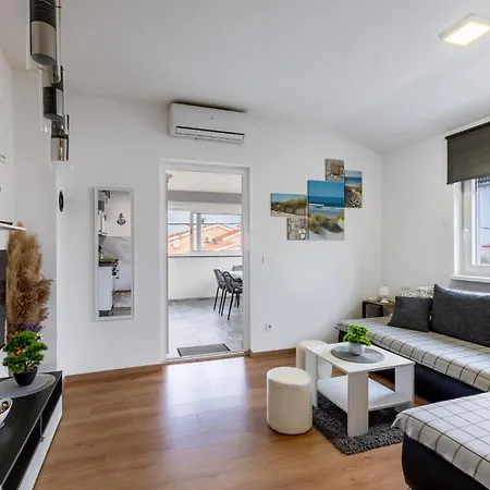 Rukavina Apartment Vir