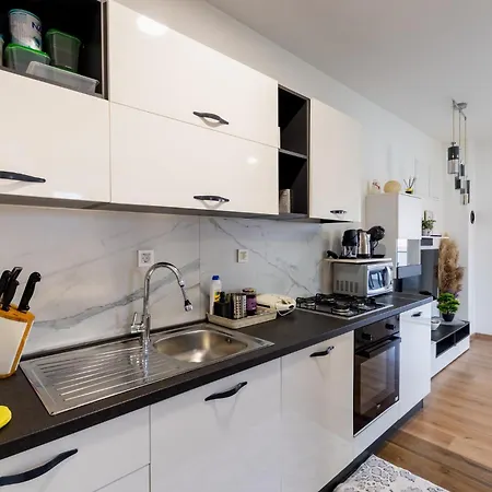 Rukavina Apartment Vir