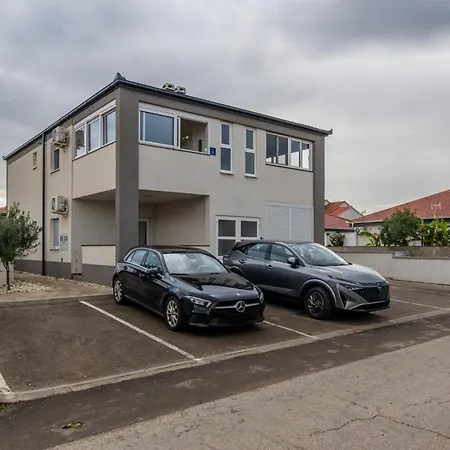 Rukavina Apartamento Vir