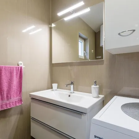 Apartamento Rukavina Vir